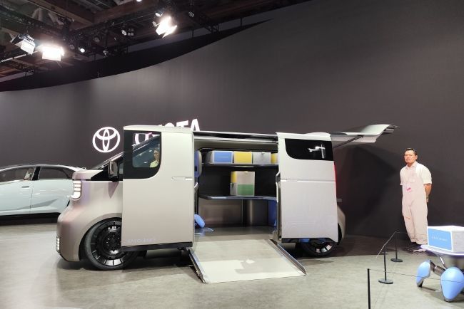 Toyota Kayoibako Concept