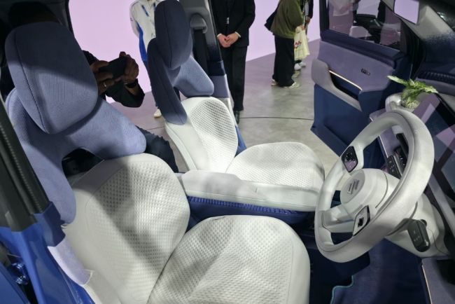 2025/10/Suzuki-Vision-e-Sky-Concept-Japan-Mobility-Show-2025-6.jpeg