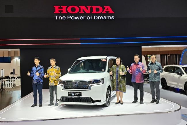 Honda Step WGN eHEV