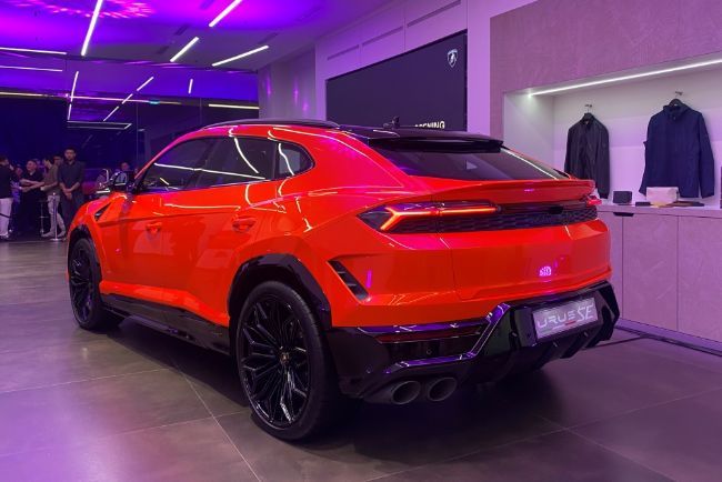 2025/11/Lamborghini-Urus-SE-15.jpg
