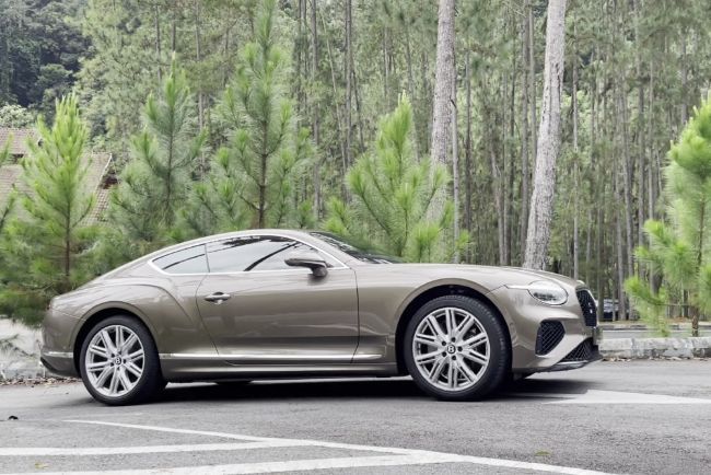 2025/12/Test-Drive-Bentley-Continental-GT-PHEV-2025-9.jpg