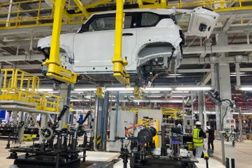 VinFast Resmi Operasikan Pabrik EV di Subang