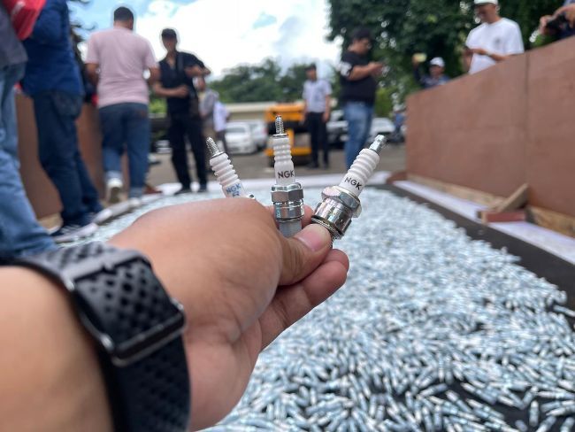 Pemusnahan Busi Palsu NGK
