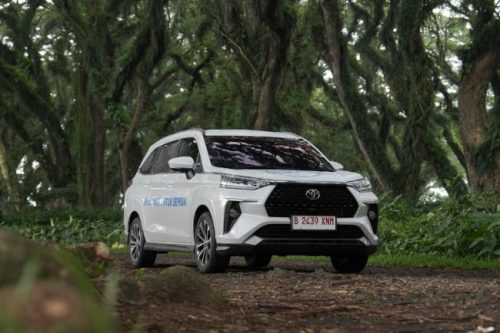 Bukan Cuma Irit BBM, 5 Alasan Ini Bikin Toyota Veloz Hybrid Jadi Opsi Menarik buat Road Trip