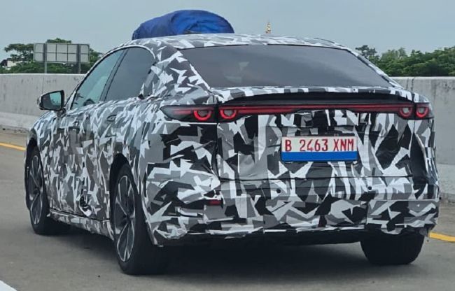 Spyshot Mazda EZ-6