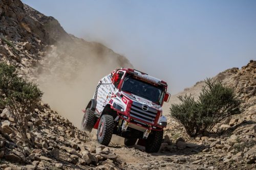 Hino 600 Series Buktikan Ketangguhan Ikut Reli Dakar 2026