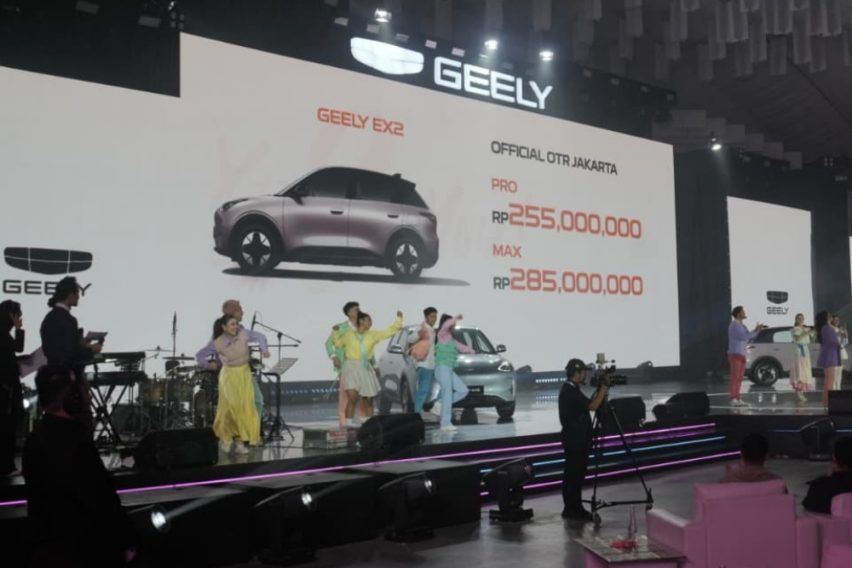 Geely EX2