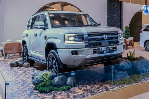 BYD Kenalkan Denza B5 di Indonesia, Masih Bungkam Soal Harga