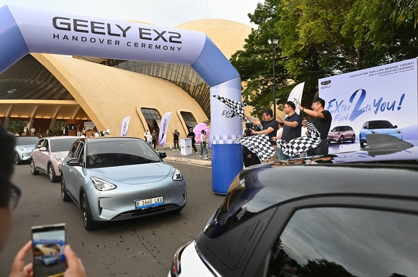 Handover Geely EX2