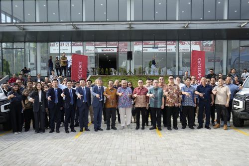 Garap Segmen EV Niaga, Indomobil JAC Resmikan Dealer 3S Perdana di PIK