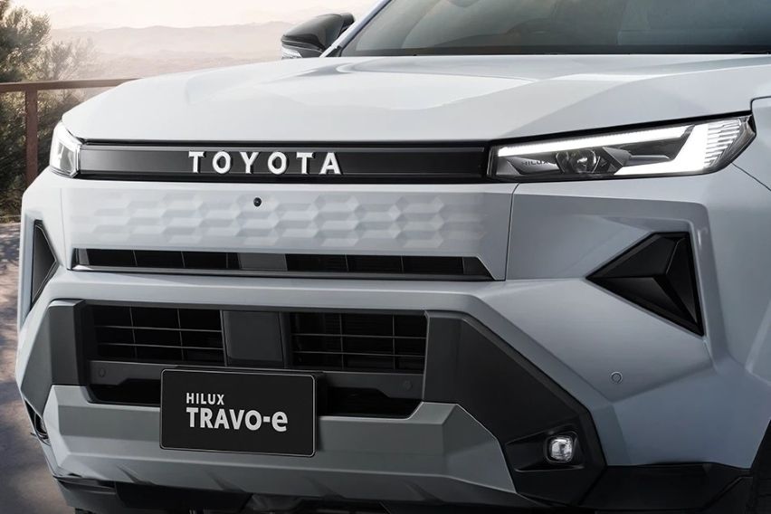 Tampak depan Toyota Hilux Travo-e 2026
