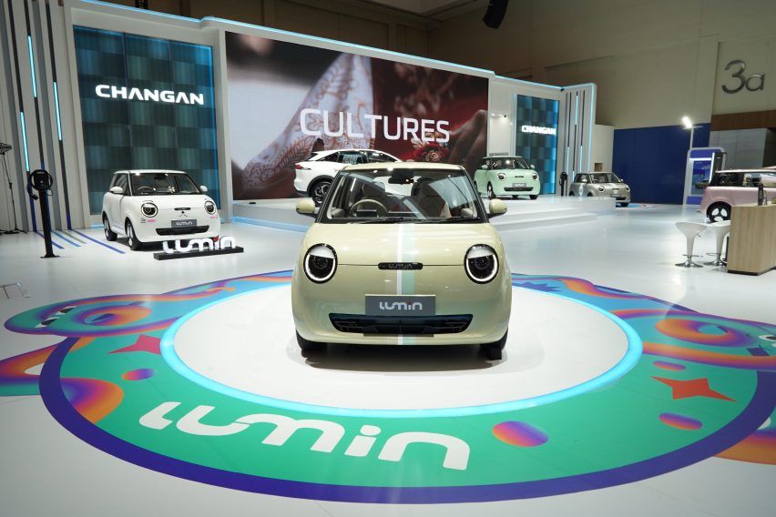Eksterior depan Changan Lumin.