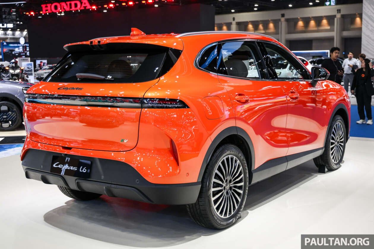 Eksterior belakang Lepas L6 EV. 