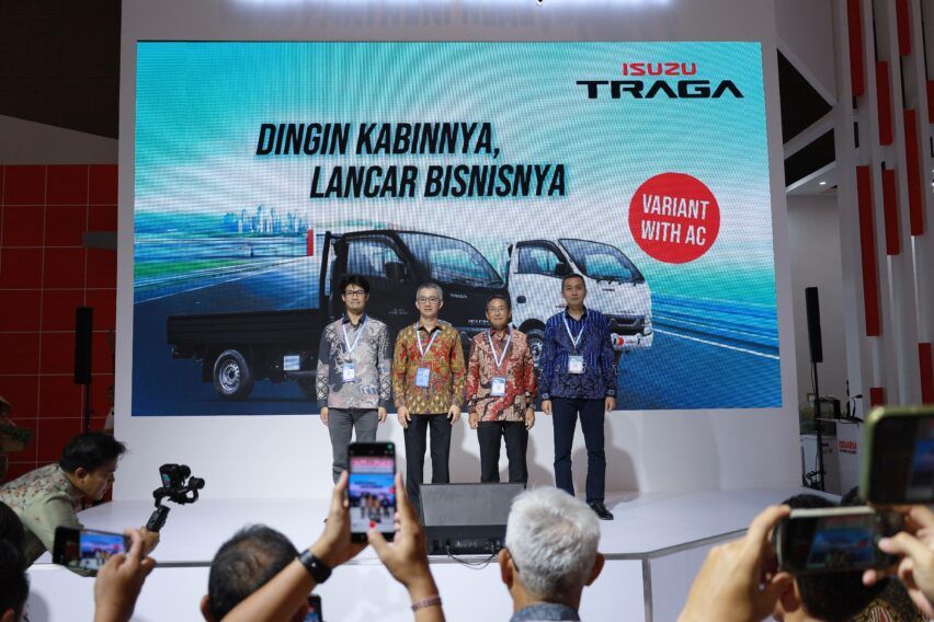 Jajaran pimpinan PT Isuzu Indonesia di GIICOMVEC 2026. 
