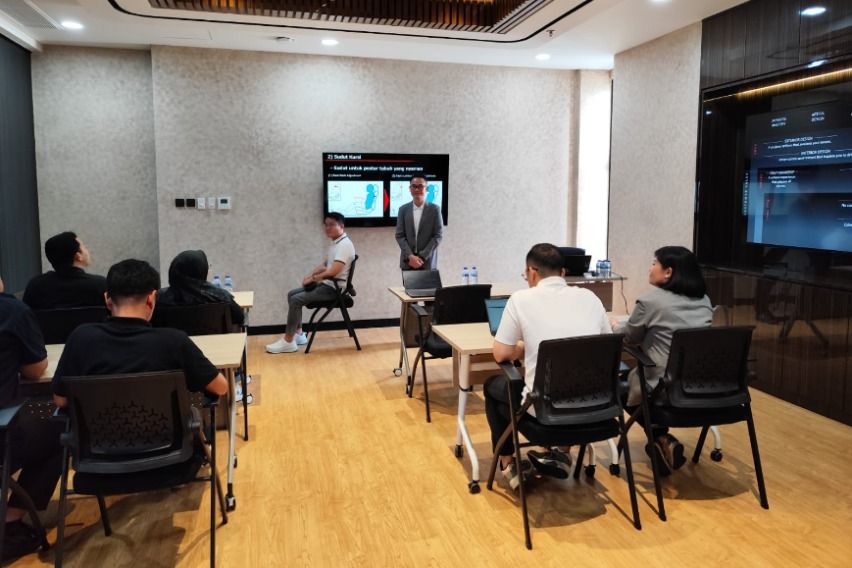 Fasilitas training centre Mazda di PIK 2. 