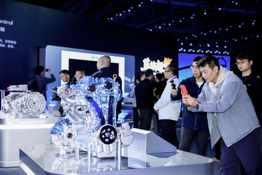 Changan BlueCore Engine + Electric Drive Unit