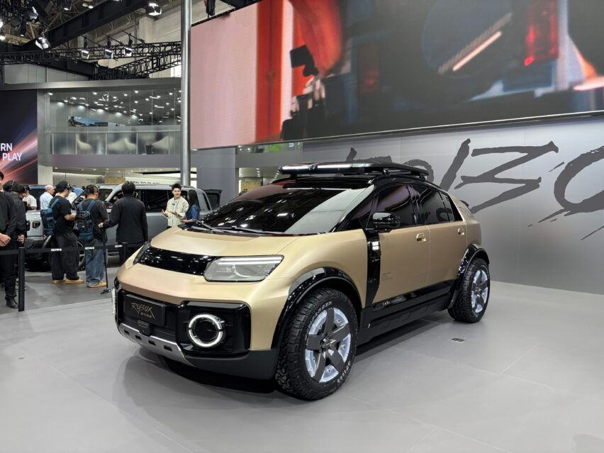 Eksterior depan iCAR ROBOX. 