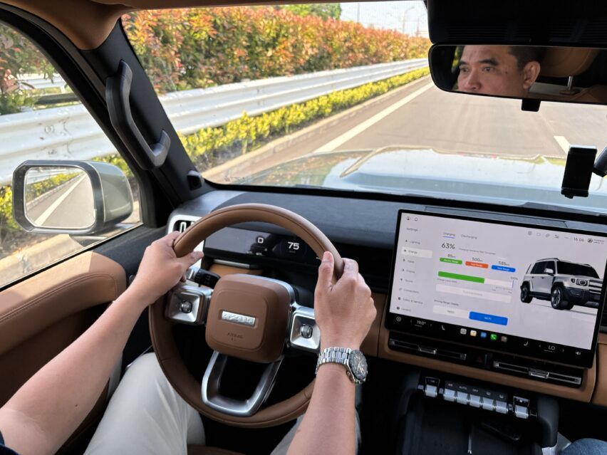 Test drive iCAR V27 di Cina. 