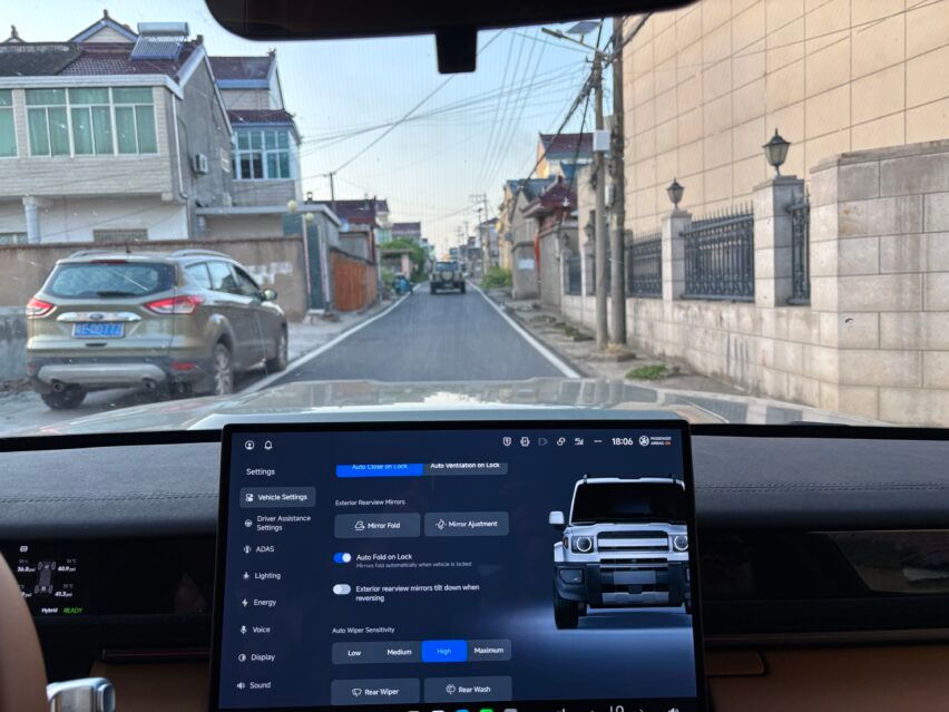 Test drive iCAR V27 di Cina. 