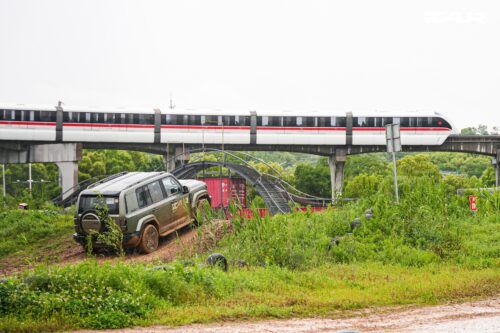 Mencoba Kelincahan iCAR V23 S dan V27 di Medan Off-Road di Wuhu