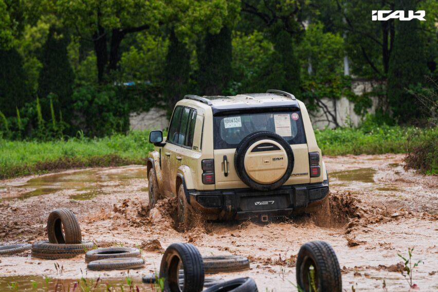 Test drive iCAR V27 di trek off-road di Wuhu, Cina. 