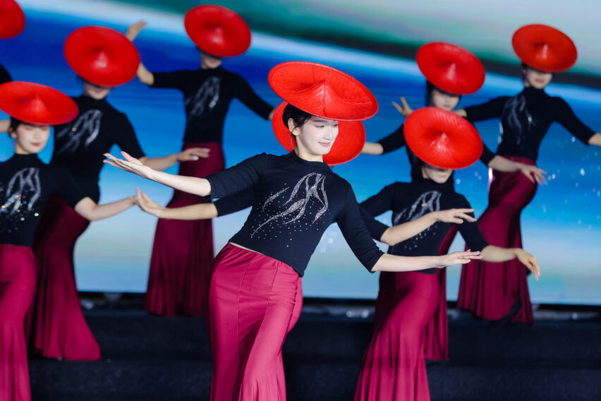 Gelaran seni tradisional Cina di pesta musik Chery Group di Wuhu. 