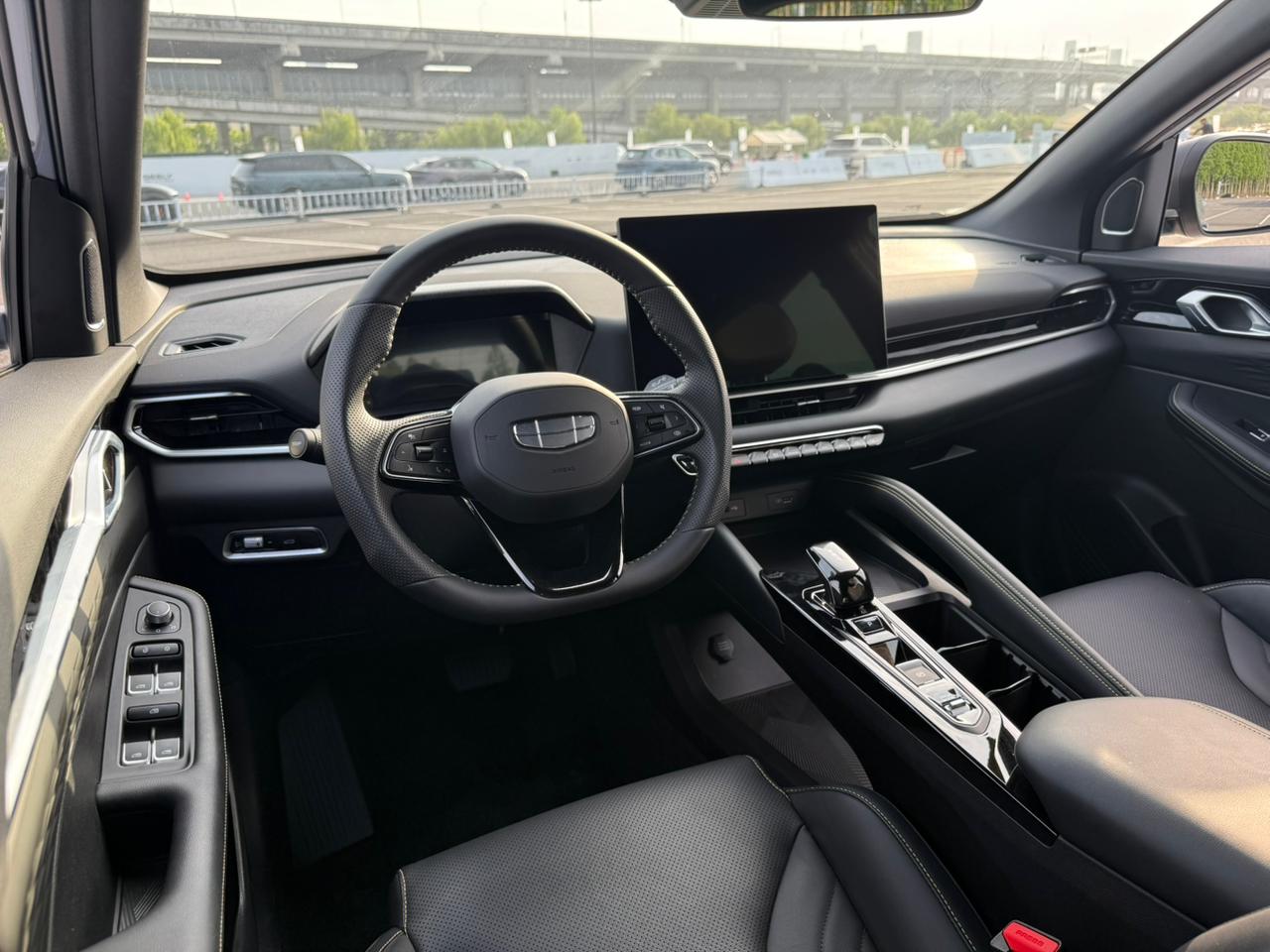 Interior Geely Coolray. 