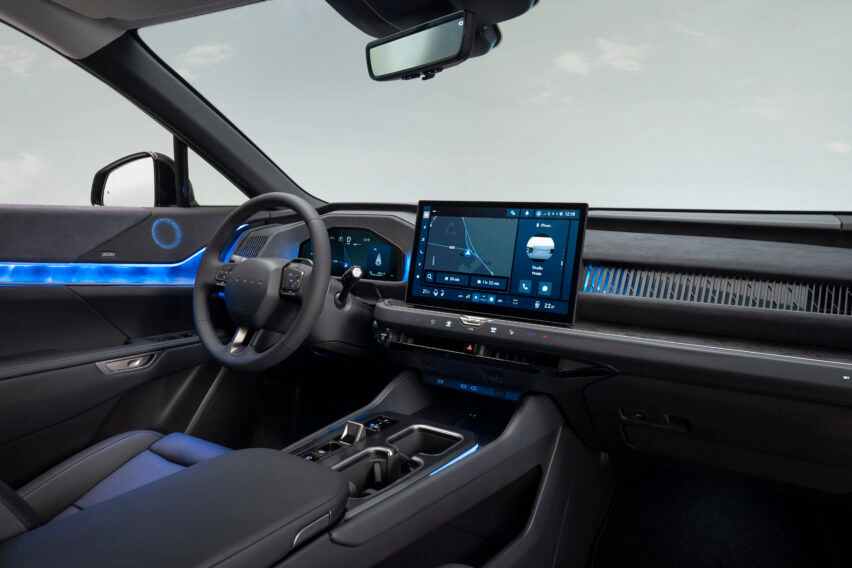 Interior Lexus TZ. 