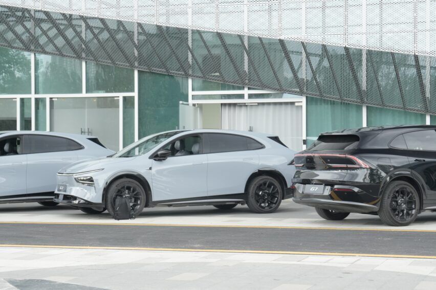 Mencoba teknologi autonomous driving VLA 2.0 Xpeng di Guangzhou, Cina. 