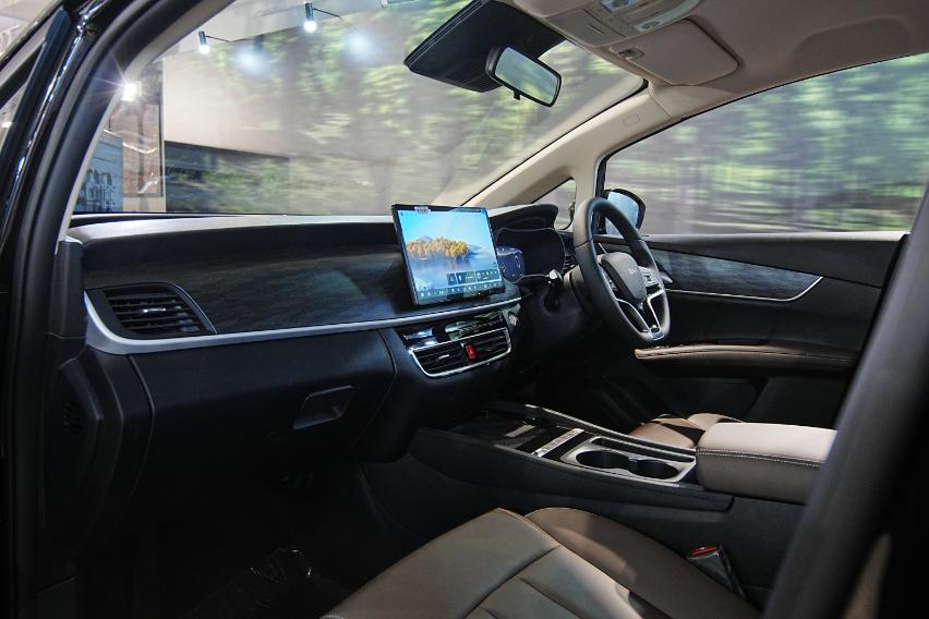 kabin BYD M6 DM