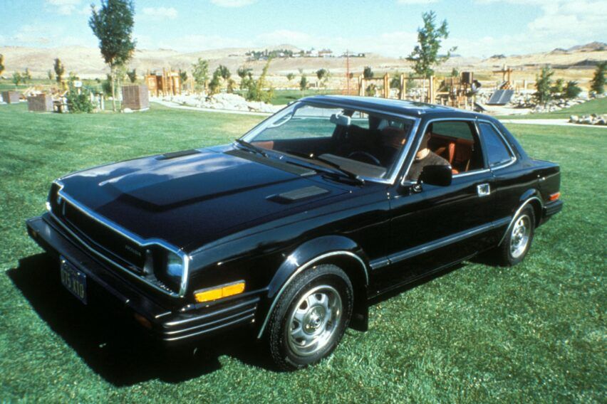 Honda Prelude generasi pertama. 