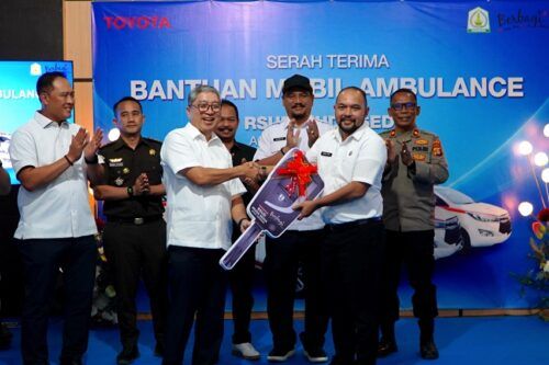 Toyota Indonesia Serahkan Bantuan Tiga Ambulans Ke RSUD Aceh Tamiang 
