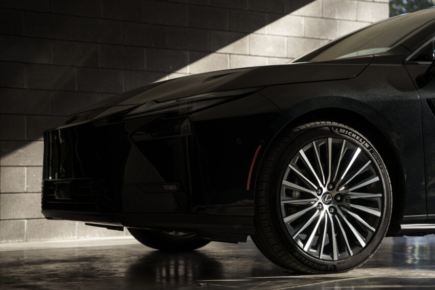 All New Lexus ES. 