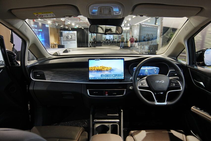 Interior BYD M6 DM-i