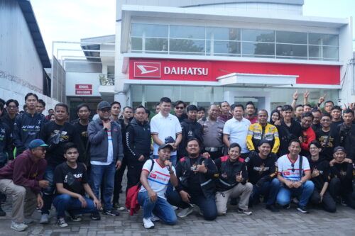Member Komunitas Mobil dan Motor Merapat Ke DKS Depok