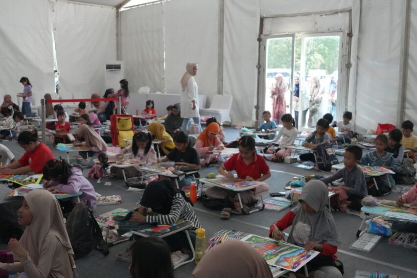 Lomba mewarnai di Daihatsu Kumpul Sahabat (DKS) 
