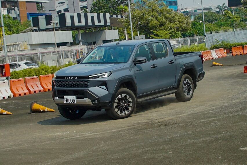 2026/06/New-Hilux-V-Type-a-1.jpg