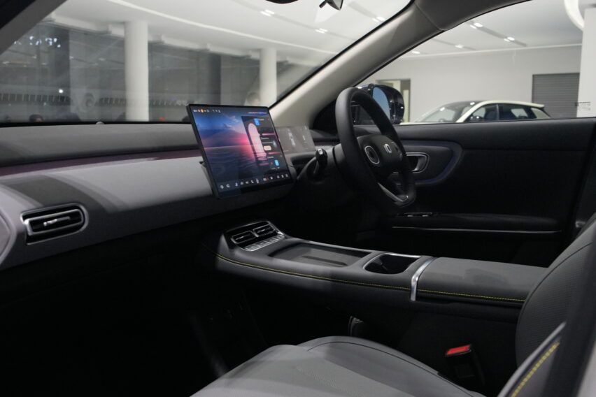 Kabin depan Changan Nevo Q05. 
