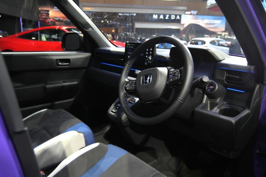 Interior Honda Super-ONE. 