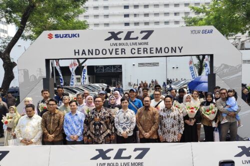 Suzuki Serahkan Unit Perdana XL7 Terbaru kepada Konsumen Jabodetabek