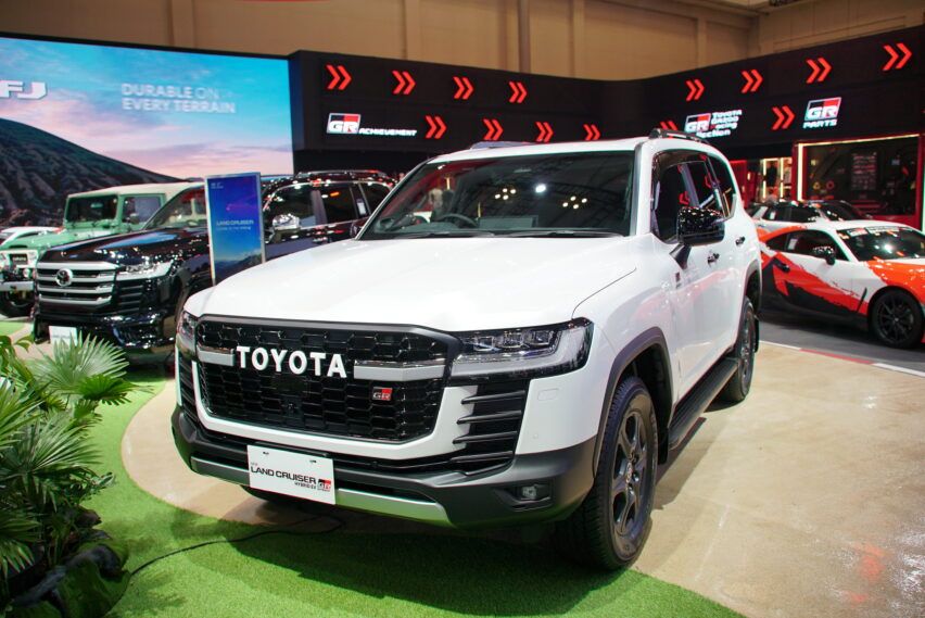 Land Cruiser 300 HEV 2026.