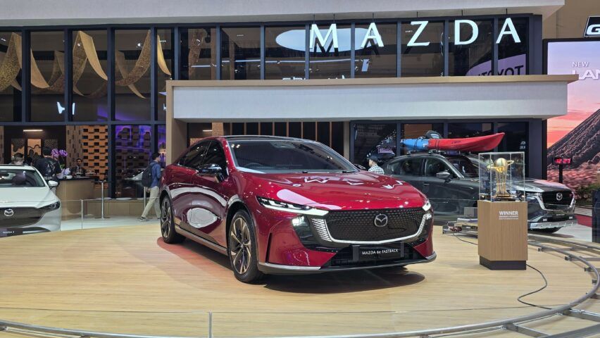 Mazda 6e Fastback di GIIAS 2026. 