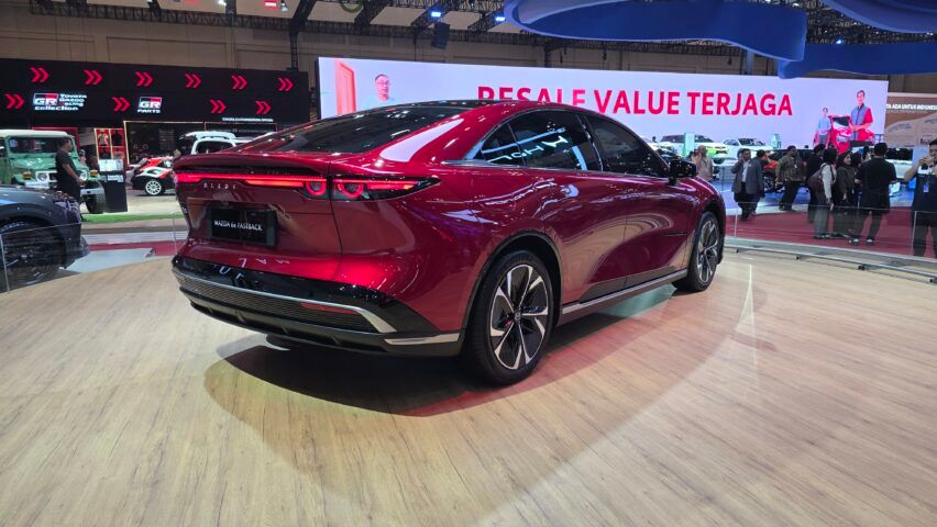 Mazda 6e Fastback 2026.