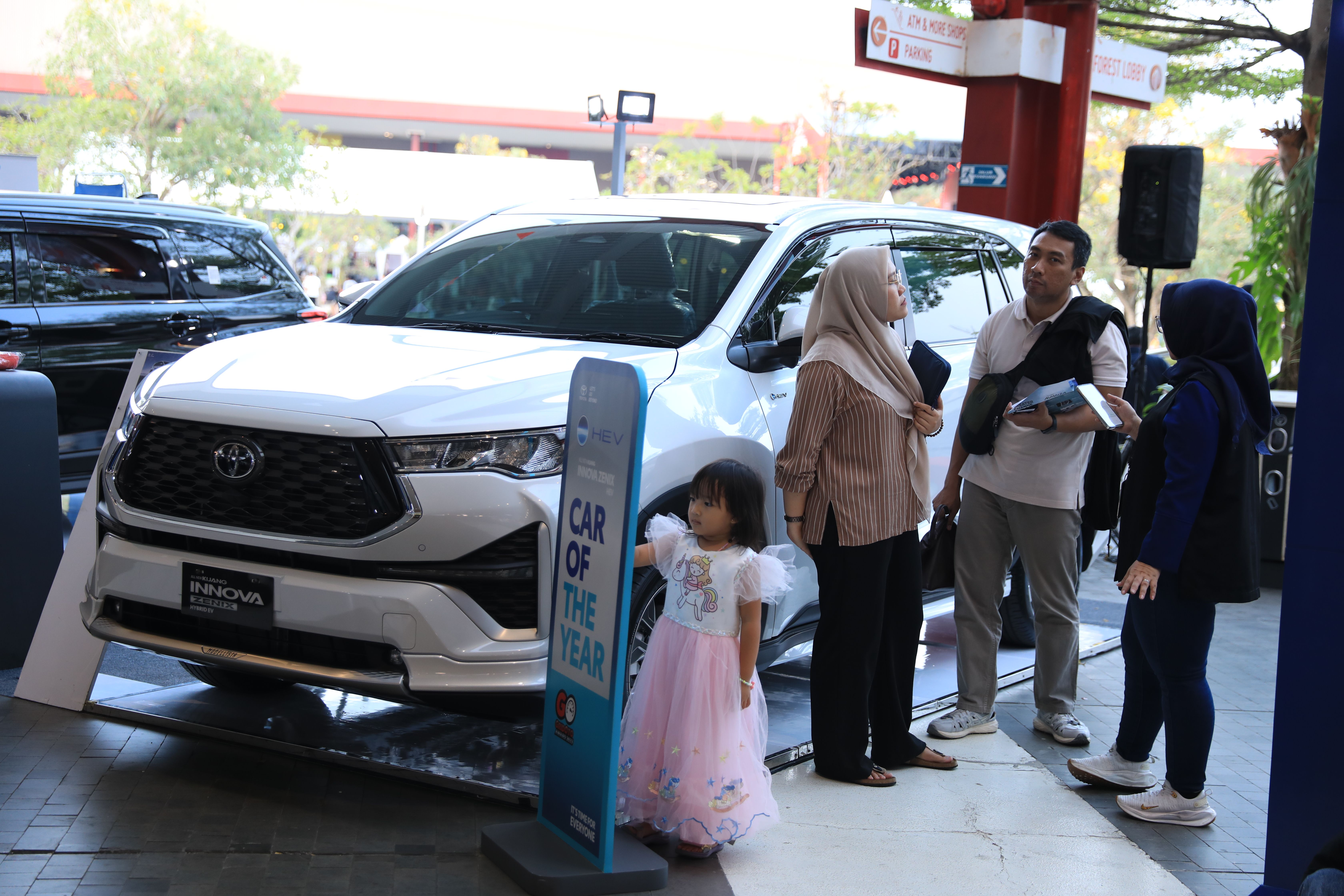 Toyota Innova Zenix HEV di Autovaganza 2026.
