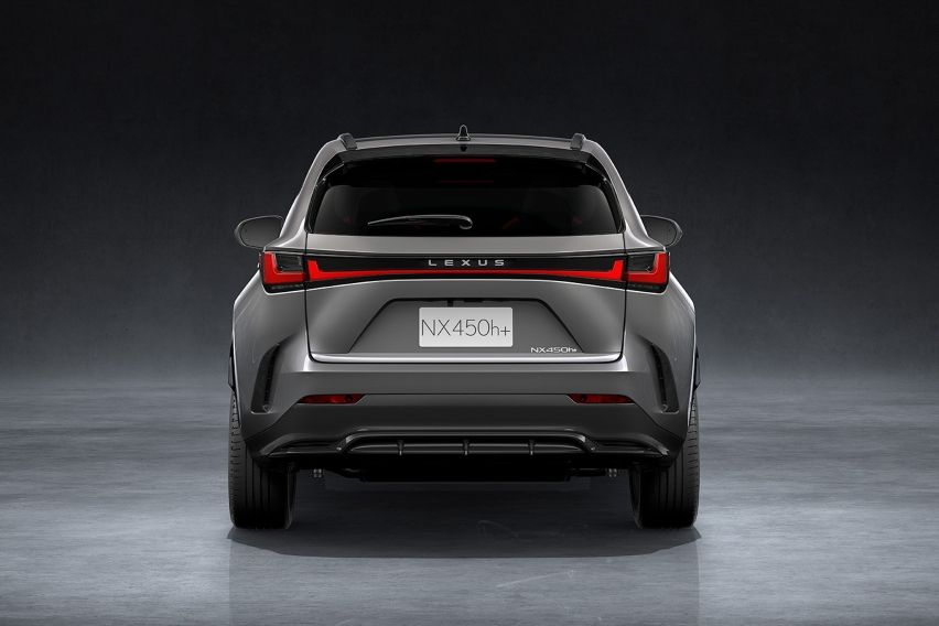 Eksterior belakang Lexus NX Facelift 2026. 