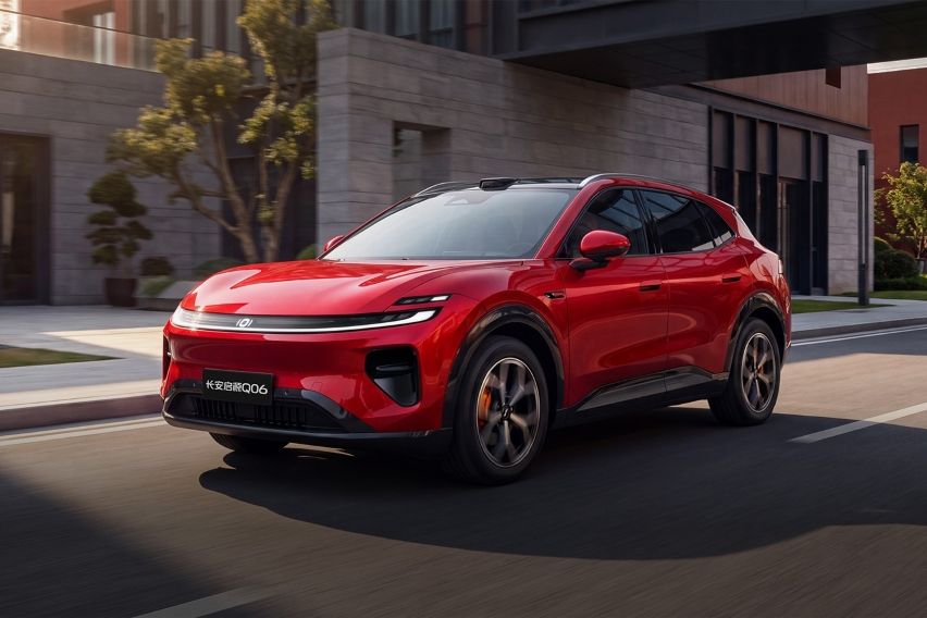 Changan Nevo Q06 moving