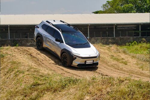 Toyota bZ4X Touring Bukan EV Biasa, Bertenaga Besar Siap Diajak Off-Road