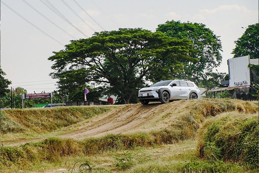 Test drive Toyota bZ4X Touring. 