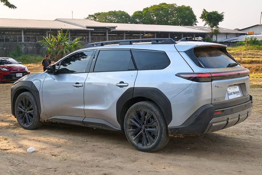 Test drive Toyota bZ4X Touring. 