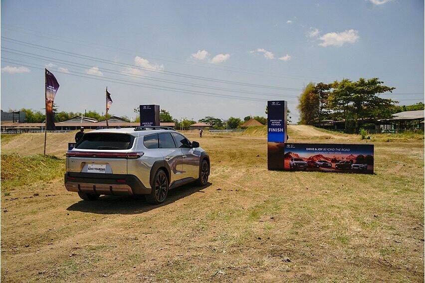 2026/09/Toyota-bZ4X-Touring-1.jpeg